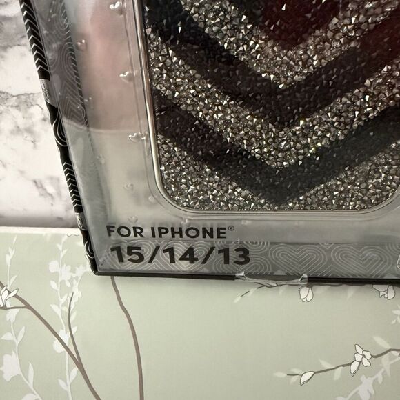 xo poppy iPhone 15 14 13 Case MAGSAFE Rhinestone Heart Glitter Sparkle New - Picture 3 of 4